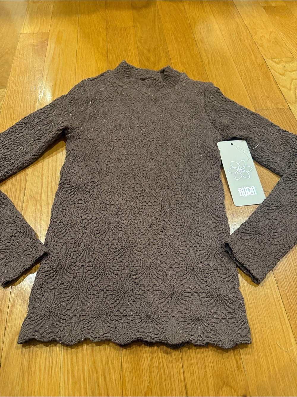 NWT Aura long sleeve textured popcorn knitted 
Top in brown size S/M.